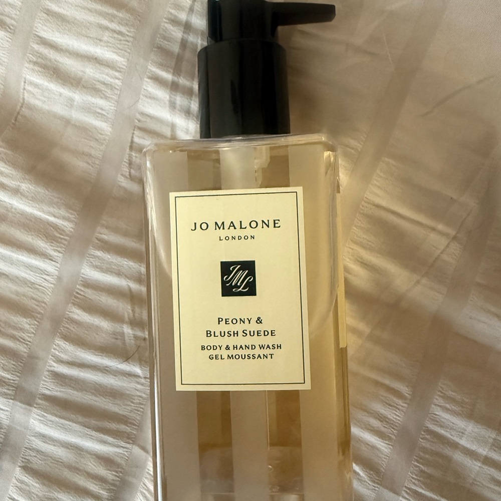 NWT Jo Malone Peony & Blush Suede Gel with Black Pump